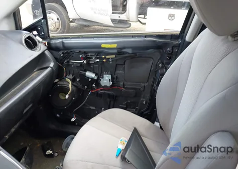 2013 Mazda Mazda5 Touring z USA, uszkodzony, nr VIN JM1CW2CL2D0152347